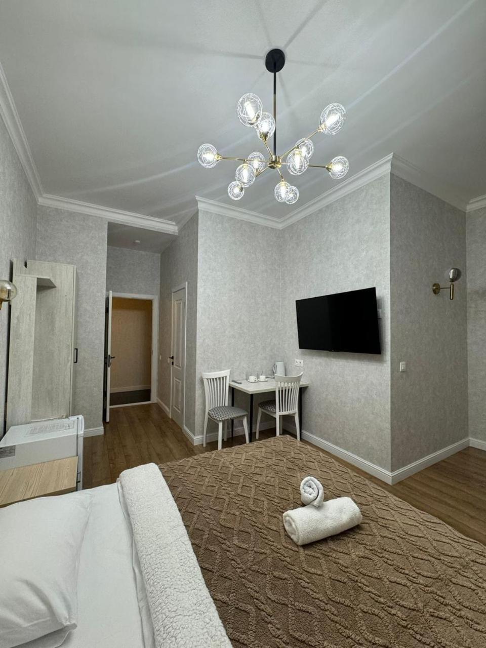 Rose Art Hotel 阿斯坦纳 外观 照片